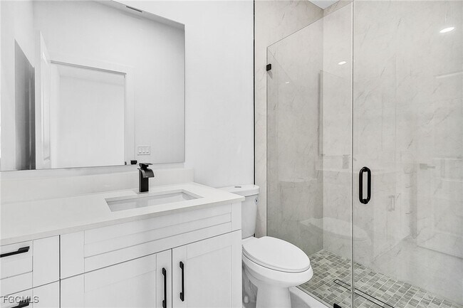 Building Photo - 602-604 SW 8th Pl