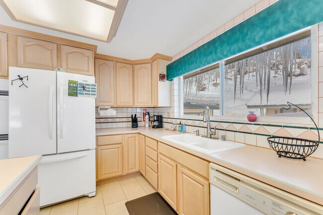 Building Photo - FULLY FURNISHED Home in the Mountains