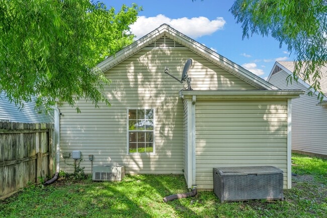 Building Photo - 529 Southwind Dr