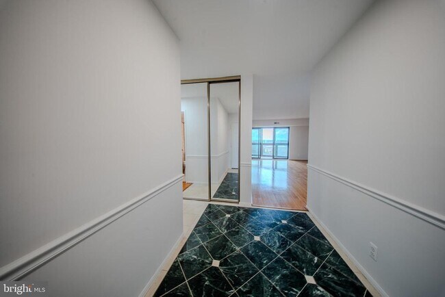 Building Photo - 8370 Greensboro Dr
