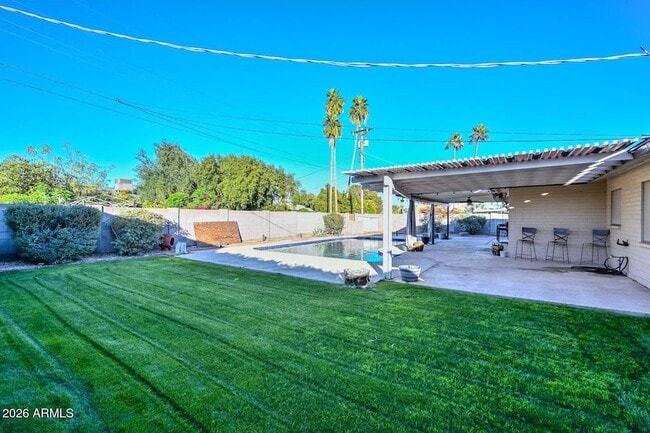 Building Photo - 6816 E Coronado Rd