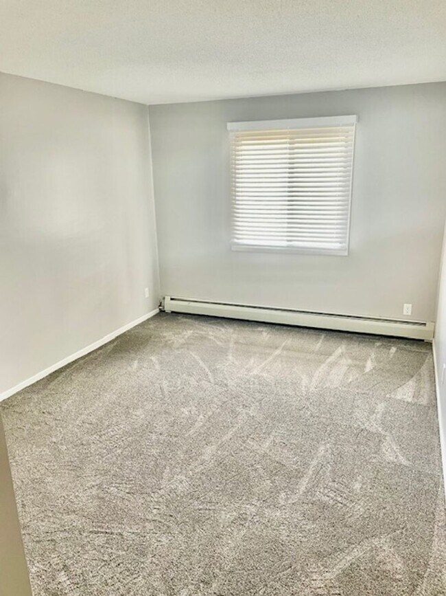 Building Photo - 1 Bed/1 Bath Condo by Hyland Park Reserve!...