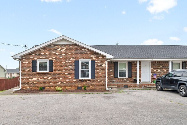 Building Photo - 147 Darlene Dr