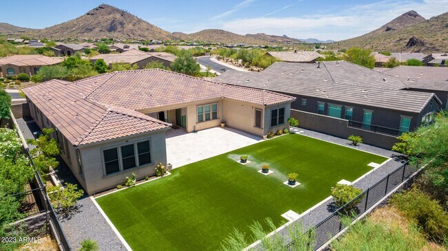 Building Photo - Gorgeous 5 bed 4.5 bath single level home in Scottsdale