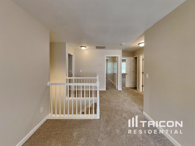 Building Photo - 359 Oakhaven Way