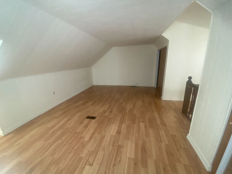 2nd Floor Bedroom - 1102 Acorn Dr