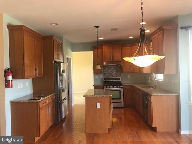 Building Photo - 306 Crescent Dr