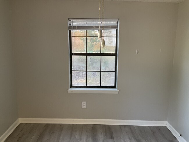 Building Photo - 116 Plaza Dr