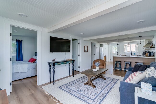 Building Photo - **Furnished Winter Rental** - Sackets Harbor