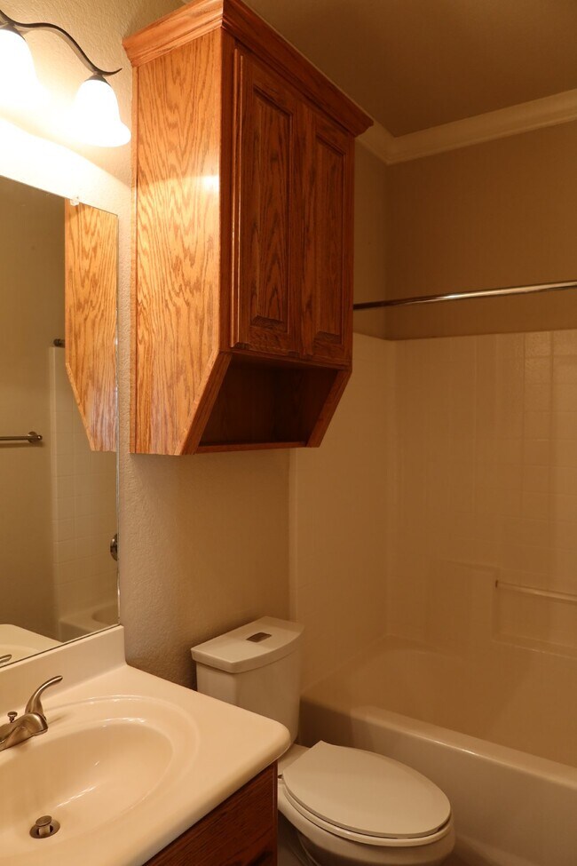 Building Photo - Charming 3-Bedroom Home with 2 Full Baths in Waco, TX - Perfect for Your Family!