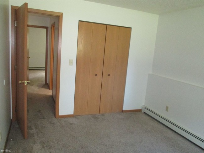 Building Photo - 2 br, 1 bath Apartment - 525 Oxford St