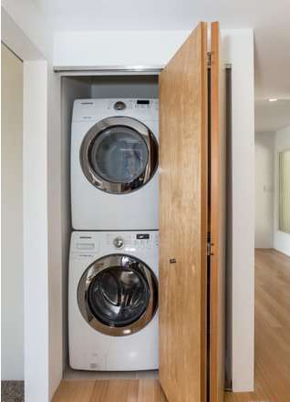 Convenient washer/dryer - 3277 Palmer Dr