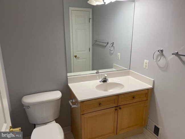 Building Photo - 14075 Wellman Ct