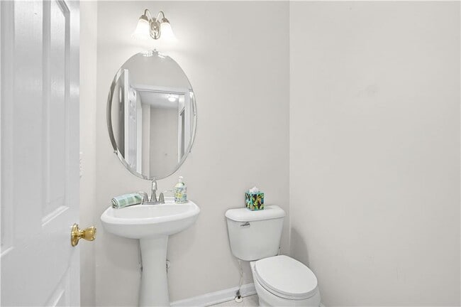 Building Photo - 102 Weatherstone Square Dr