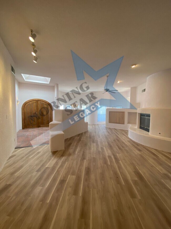 Building Photo - VIEWS!!  Spacious home in Picacho Hills!