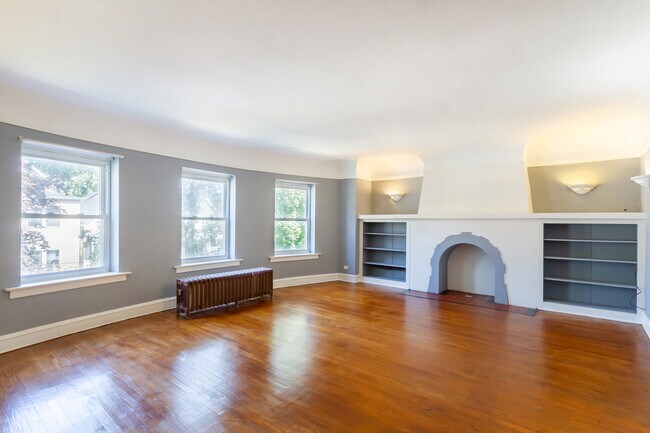 Building Photo - 1133 E 81st Pl