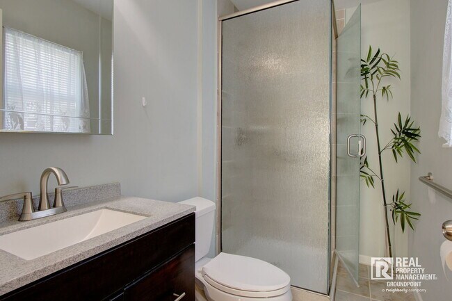 Building Photo - 97 Avonshire Dr