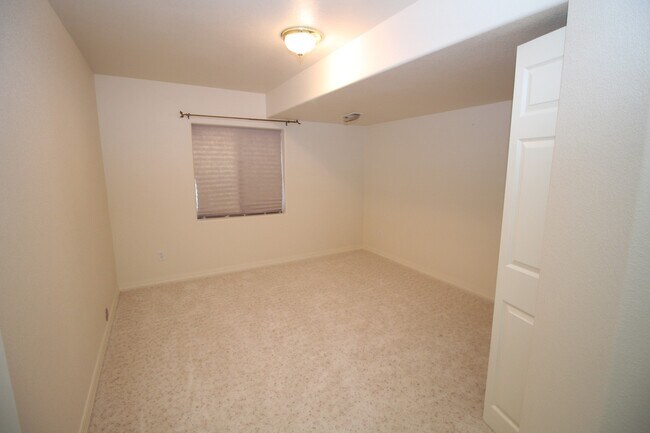 Building Photo - Amazing 5 bedroom home in Desirable Crown Hill Mesa on West Side of town