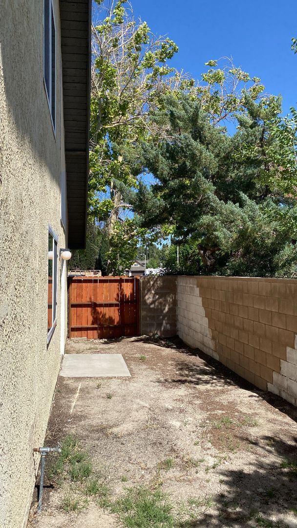 Building Photo - Very Spacious West Lancaster Home