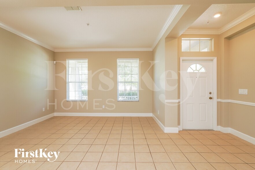 Building Photo - 9885 Moss Rose Way