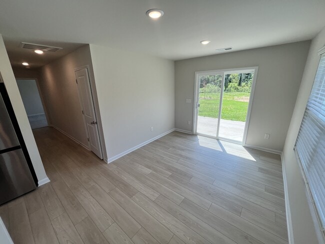 Building Photo - 1747 Mallard Dr