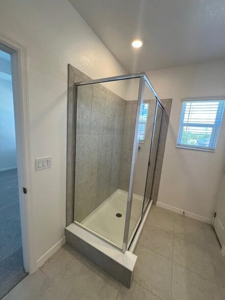 Building Photo - 1230 Wycliffe Wy