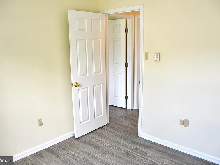 Building Photo - 211 Halsey Ave