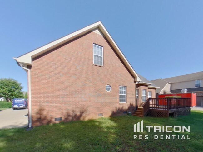 Building Photo - 4412 Spring Cove Dr