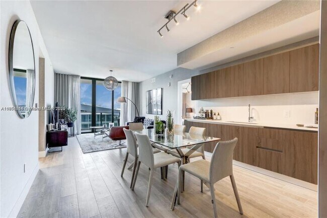 Building Photo - 2 bedroom in Aventura FL 33180