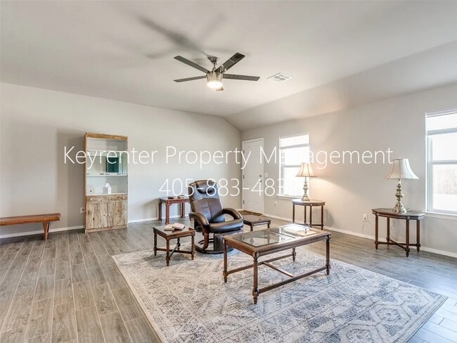 Building Photo - Modern Single Family Home in El Reno, OK!