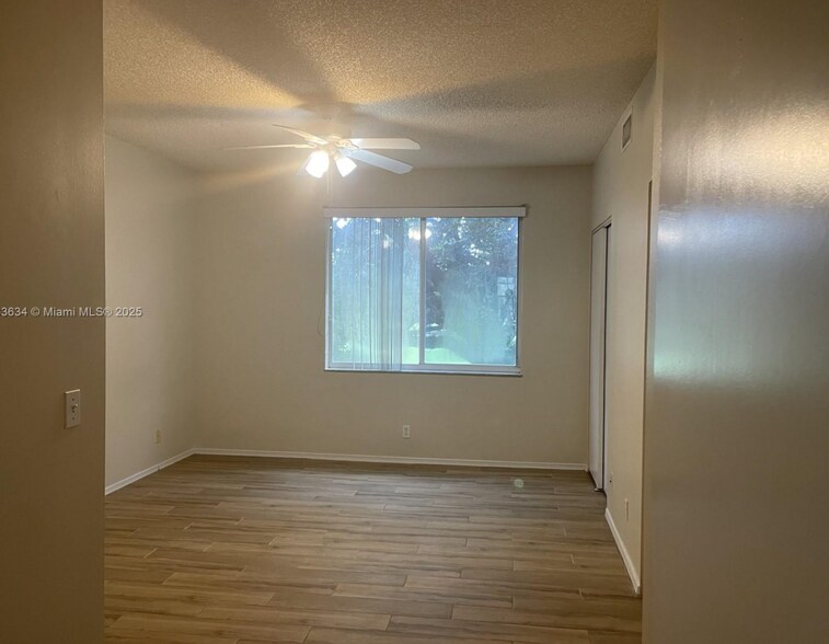 Building Photo - 145 SW 96th Ter