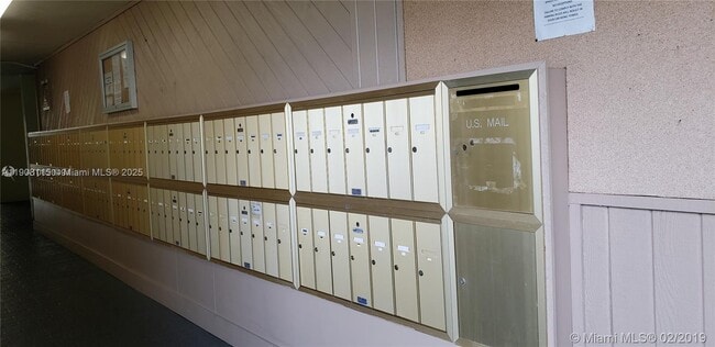 Building Photo - 4200 NW 3rd Ct