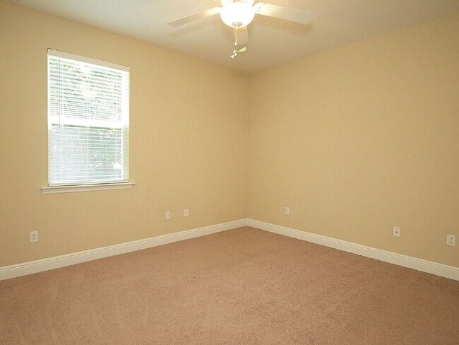 Building Photo - Hamptons on High – 4 Bedroom / 4 Bathroom Student Townhome Near FSU & TSC!