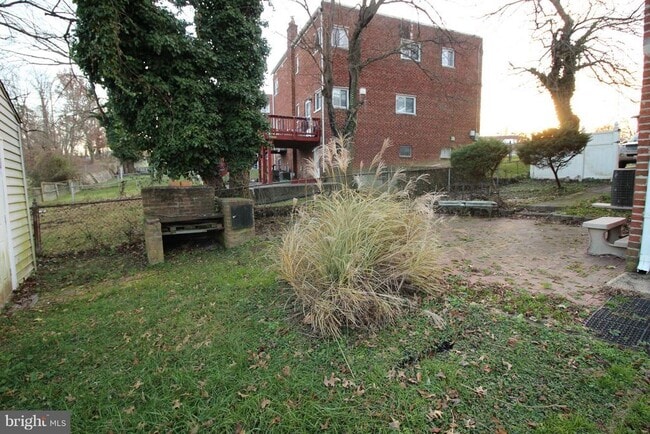 Building Photo - 1818 Longford Dr