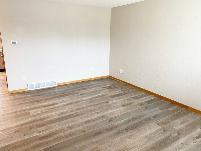 Building Photo - 1933-35 Northwestern Ave