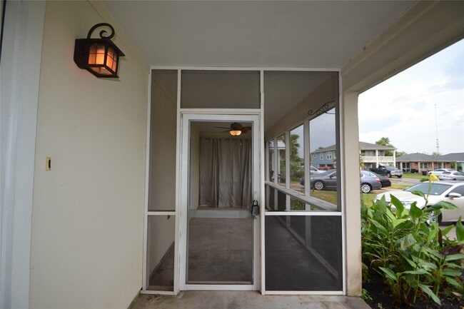 Building Photo - 278 Debbie Ln
