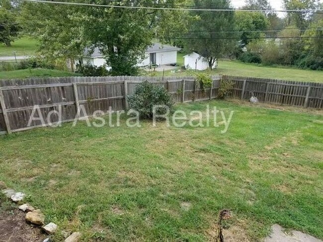 Building Photo - Very Nice 3 Bedroom 1 Bath Home in KCMO-Available in MAY!!