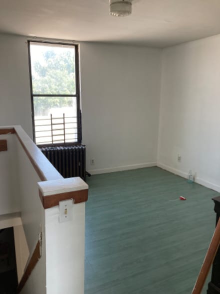 Building Photo - 2922 Frankford Ave