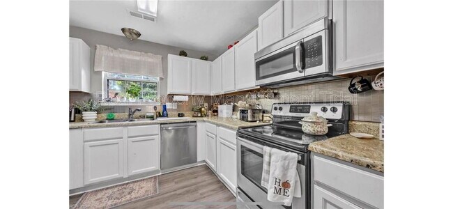 Building Photo - 1070 Joyner St