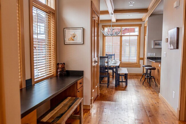 Building Photo - Immaculate Spanish Peaks Condo with Hot Tub & Pool Access