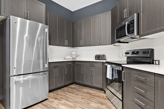 Building Photo - 4857 N 8th Pl