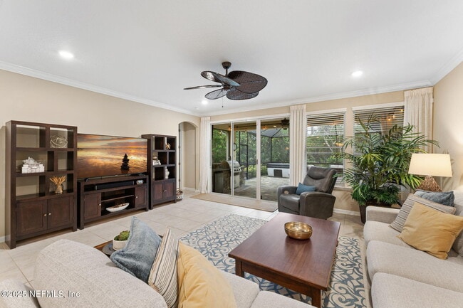 Building Photo - 22 Medio Dr