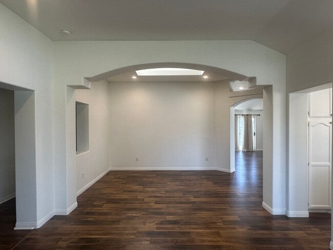 Building Photo - READY NOW! Corner home with a private SPAR...
