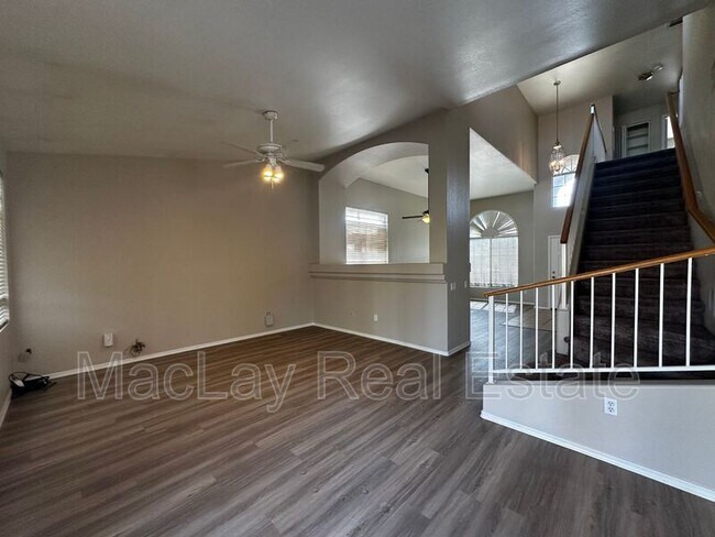 Building Photo - 971 S Meadows Dr