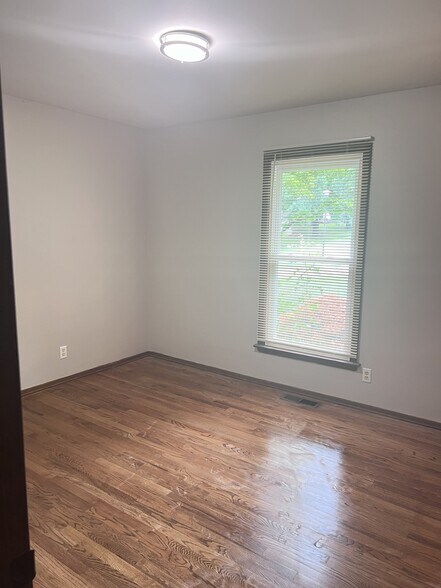 Building Photo - 103 Falmouth Dr