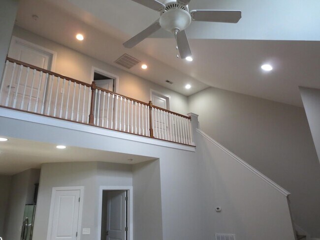 Building Photo - 102 Cypress Cir