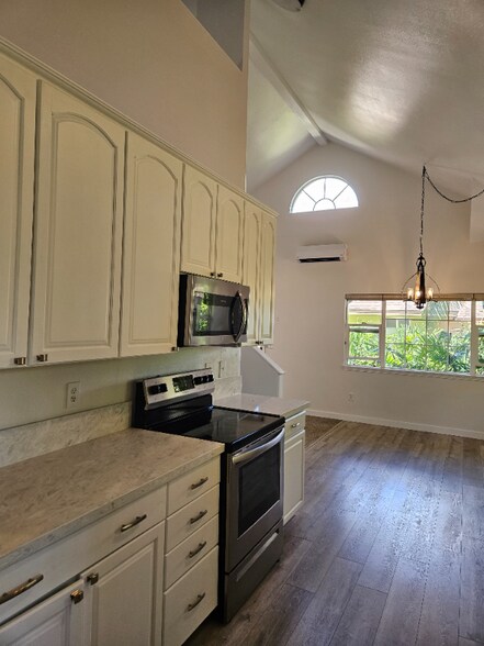 Building Photo - 75 Halili Ln