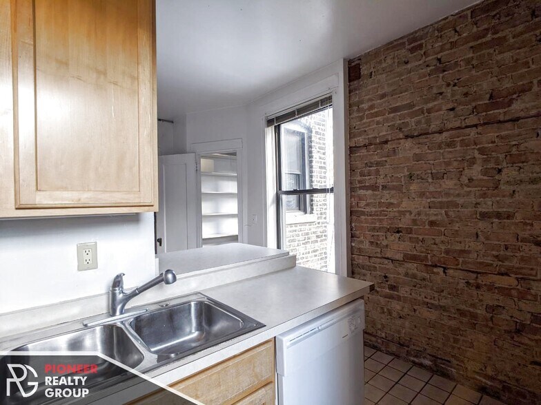 Building Photo - 1224 N Dearborn St