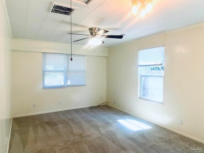 Building Photo - 2315 Reva Cir