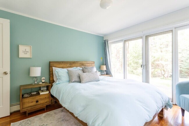 Building Photo - Woodstock/Hunter romantic getaway in nature on 3.5 acres